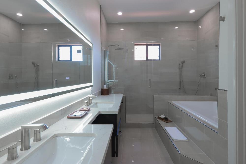 King Room with Spa Bath interior